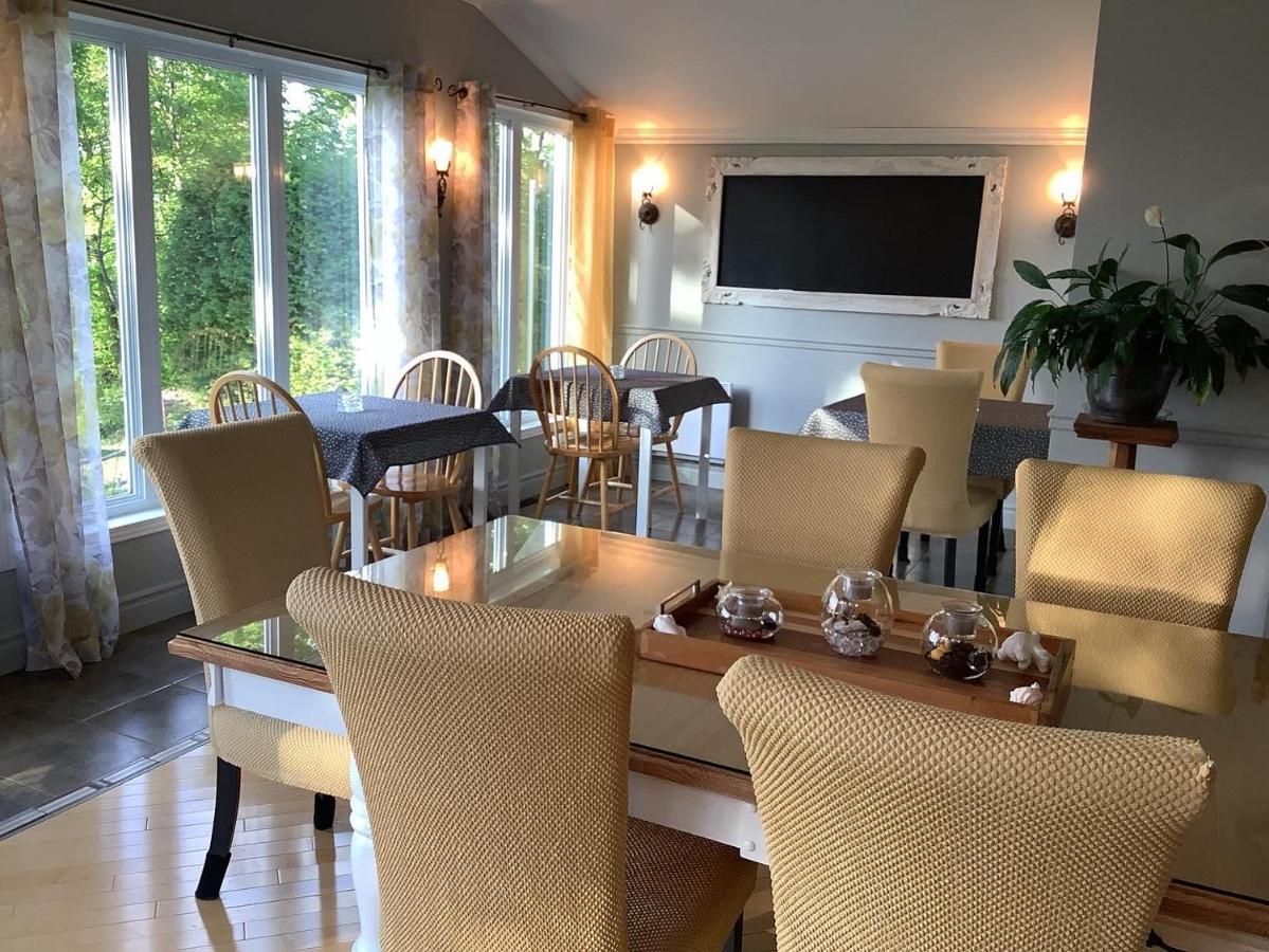 Les Saisons Du Fleuve Bed & Breakfast Lotbiniere Exterior photo