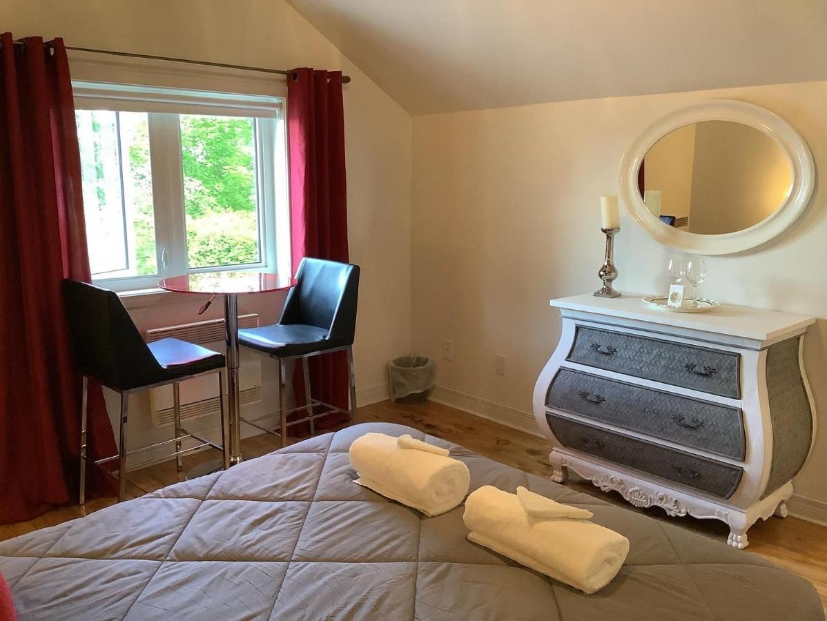 Les Saisons Du Fleuve Bed & Breakfast Lotbiniere Exterior photo