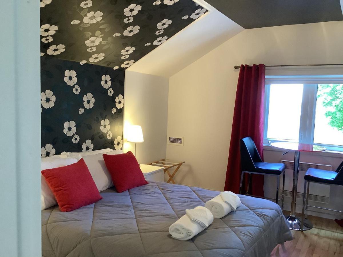 Les Saisons Du Fleuve Bed & Breakfast Lotbiniere Exterior photo