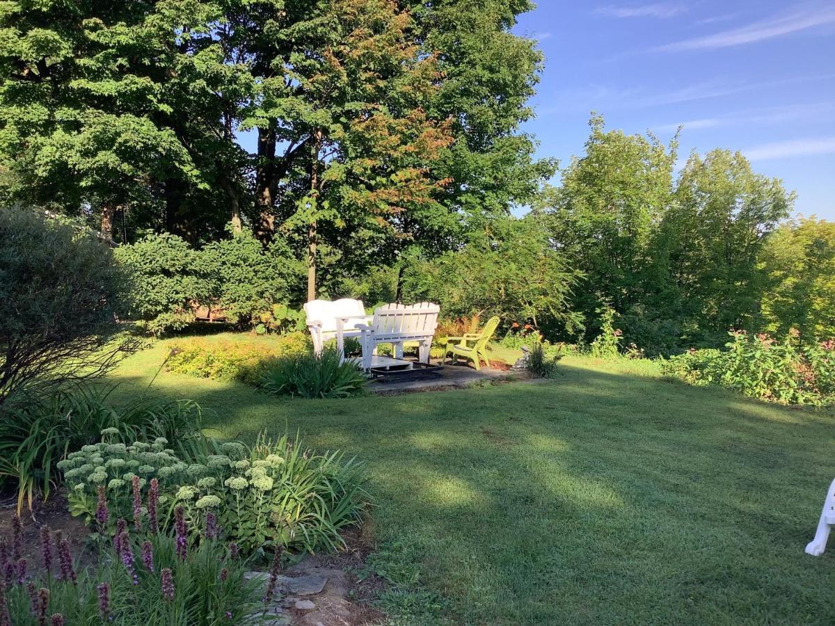 Les Saisons Du Fleuve Bed & Breakfast Lotbiniere Exterior photo